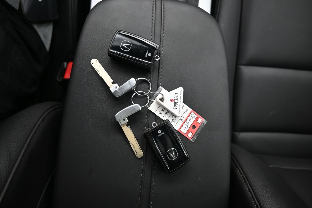 Used 2018 Acura TLX FWD image 17