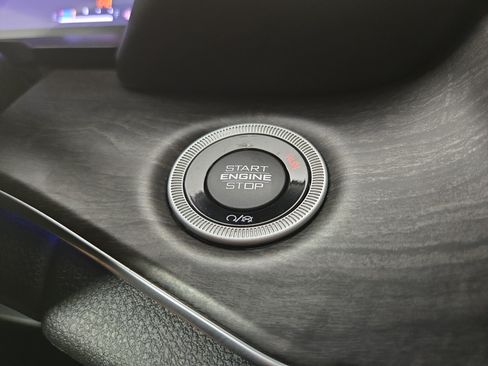 Used 2022 Jeep Grand Cherokee L Overland w/ Luxury Tech Group IV AWD/4WD image 27