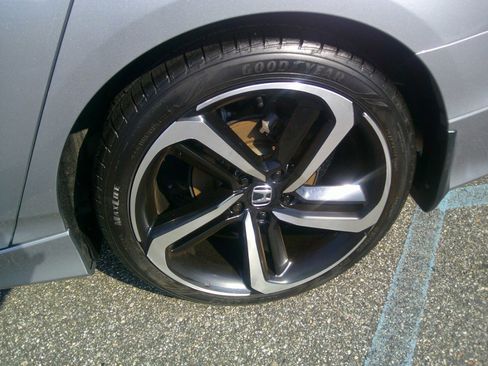 Used 2018 Honda Accord Sport image 27