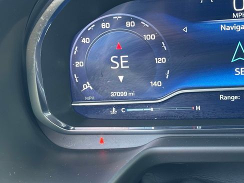 Used 2022 Chevrolet Tahoe Z71 w/ Luxury Package image 27