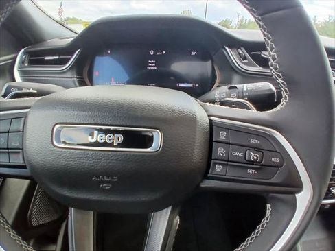 Certified 2025 Jeep Grand Cherokee L Laredo w/ Luxury Tech Group I AWD/4WD image 23
