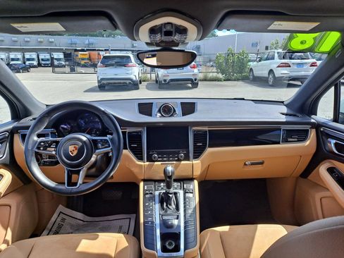 Used 2018 Porsche Macan Sport Edition AWD/4WD image 8
