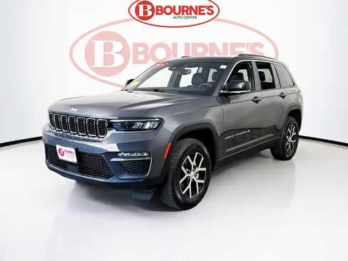 Used 2024 Jeep Grand Cherokee Limited w/ Trailer Tow Package AWD/4WD image 7