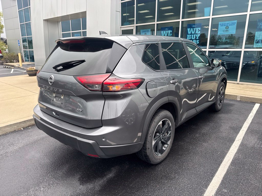 Used 2024 Nissan Rogue SV FWD image 3