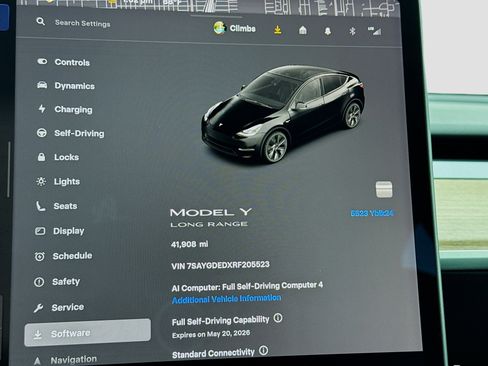 Used 2024 Tesla Model Y Long Range RWD image 8