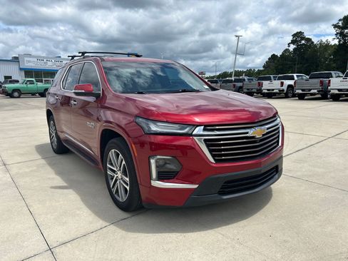 Used 2023 Chevrolet Traverse High Country w/ LPO, 'HIT The Road' Package FWD image 2