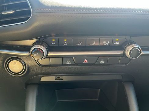 Used 2021 MAZDA MAZDA3 s FWD image 21