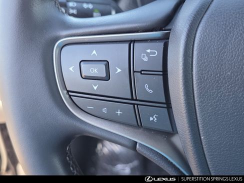 Certified 2022 Lexus UX 200 w/ Accessory Package (Z2) image 25