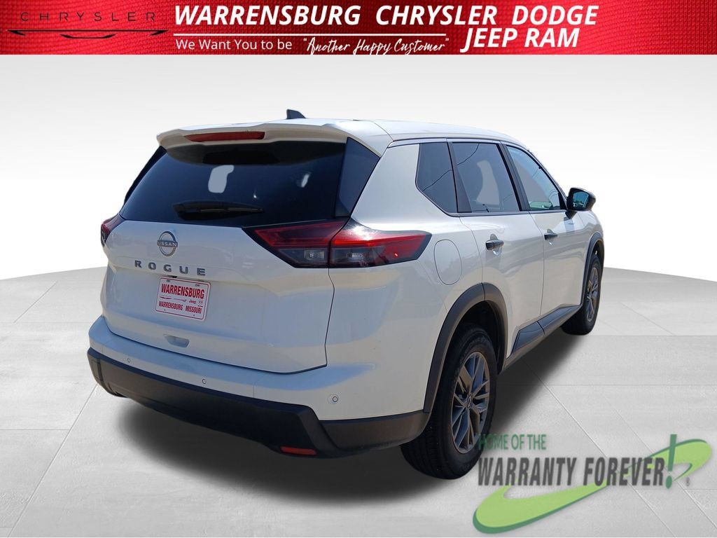 Used 2024 Nissan Rogue S FWD image 4