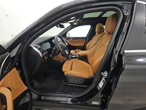 Used 2025 BMW X4 xDrive30i AWD/4WD image 5
