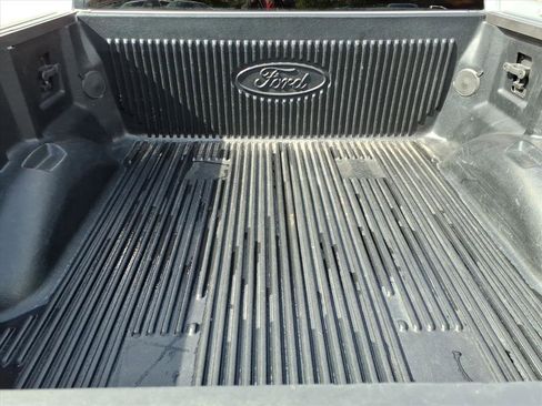 Used 2016 Ford F150 Platinum w/ Equipment Group 701A Luxury image 20