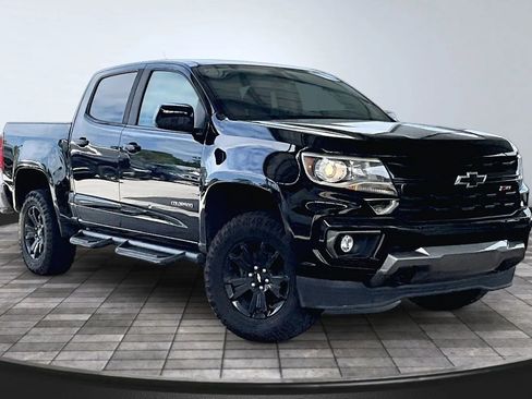 Used 2021 Chevrolet Colorado Z71 w/ Z71 Midnight Edition RWD image 3
