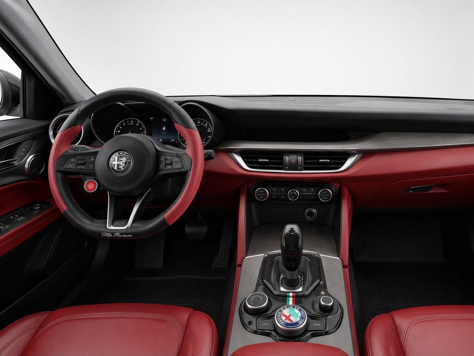 Used 2018 Alfa Romeo Stelvio Ti AWD/4WD image 25