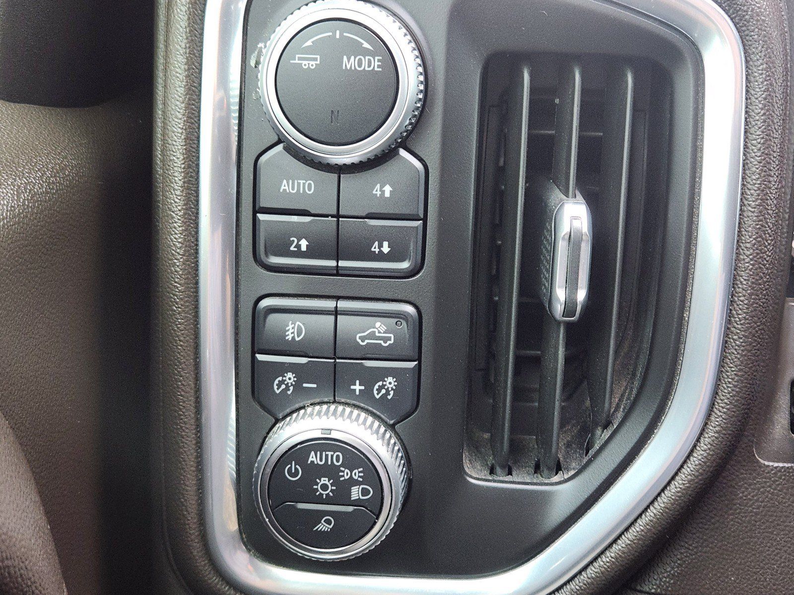 Used 2020 GMC Sierra 1500 Denali w/ Technology Package AWD/4WD image 18