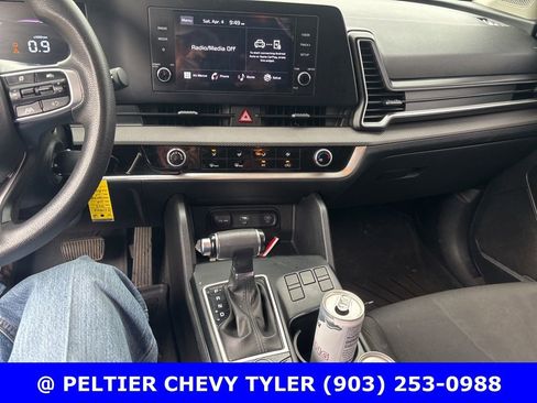 Used 2023 Kia Sportage LX image 12