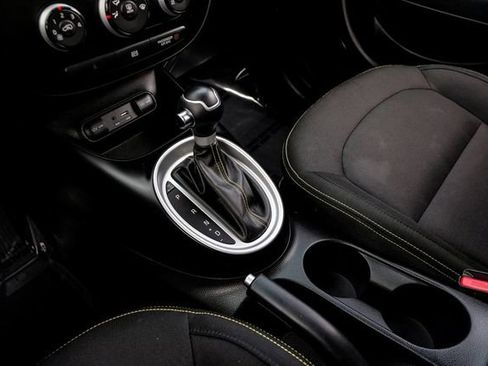 Used 2016 Kia Soul + image 26