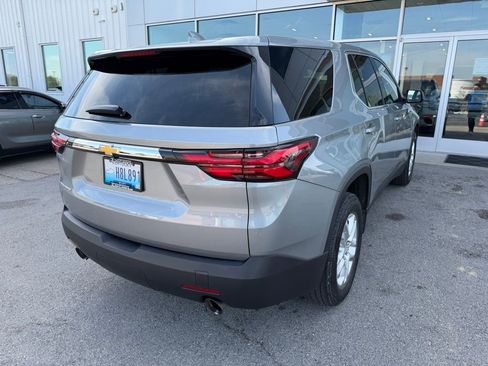 Used 2023 Chevrolet Traverse LS image 4