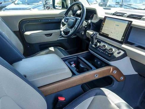 Used 2022 Land Rover Defender 90 X-Dynamic HSE AWD/4WD image 30