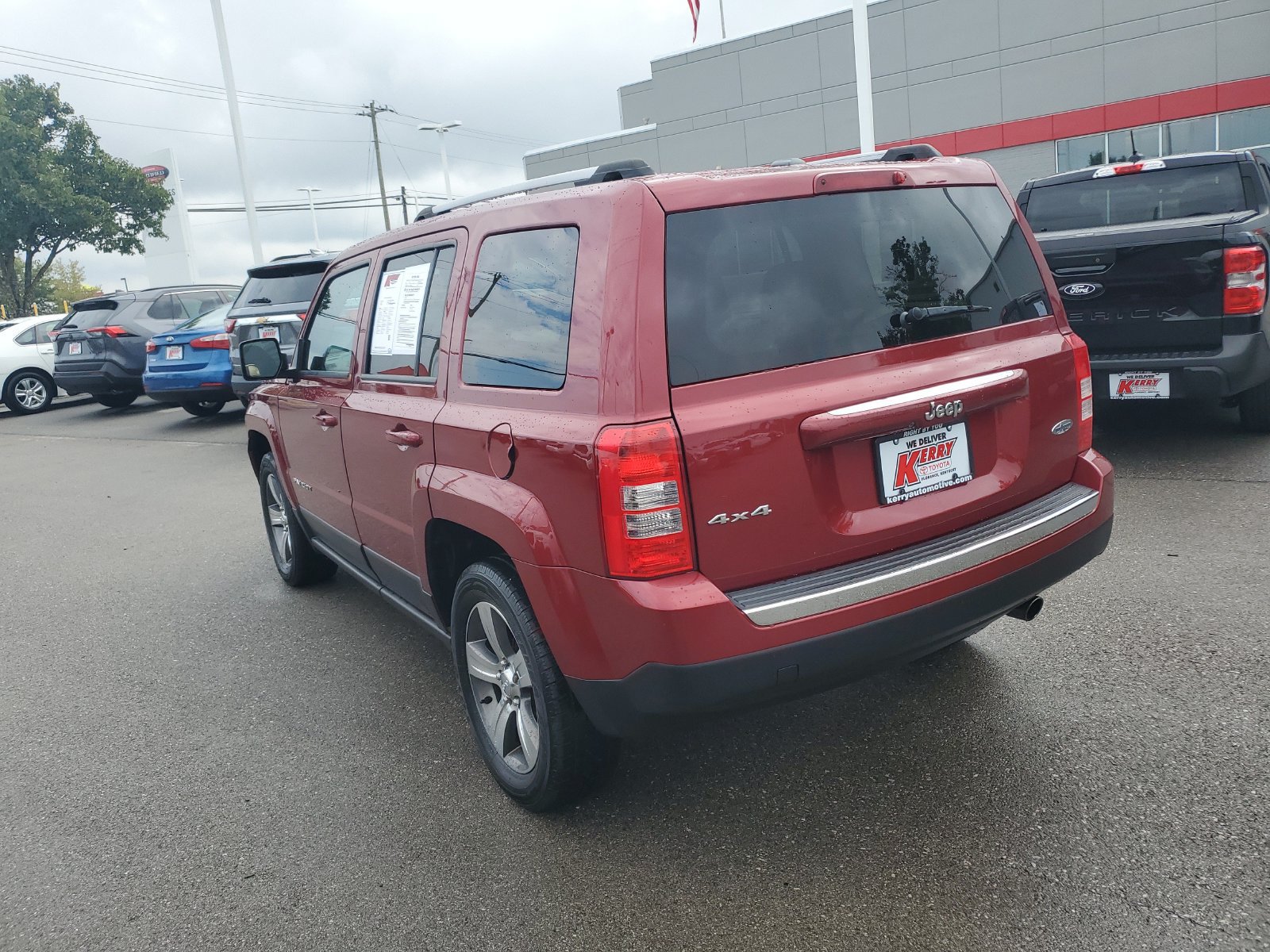 Used 2017 Jeep Patriot Latitude AWD/4WD image 3