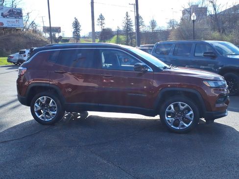 Certified 2022 Jeep Compass Limited image 5