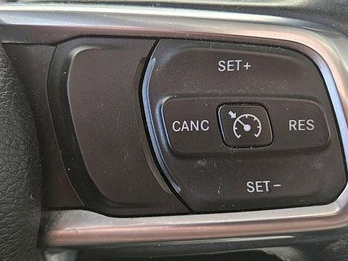 Used 2019 Jeep Wrangler Unlimited Sahara image 26