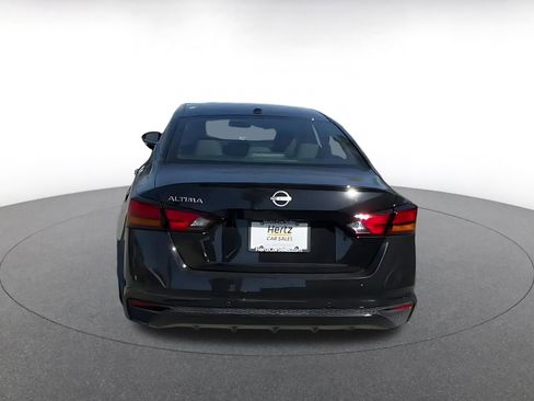 Used 2025 Nissan Altima 2.5 SV image 12