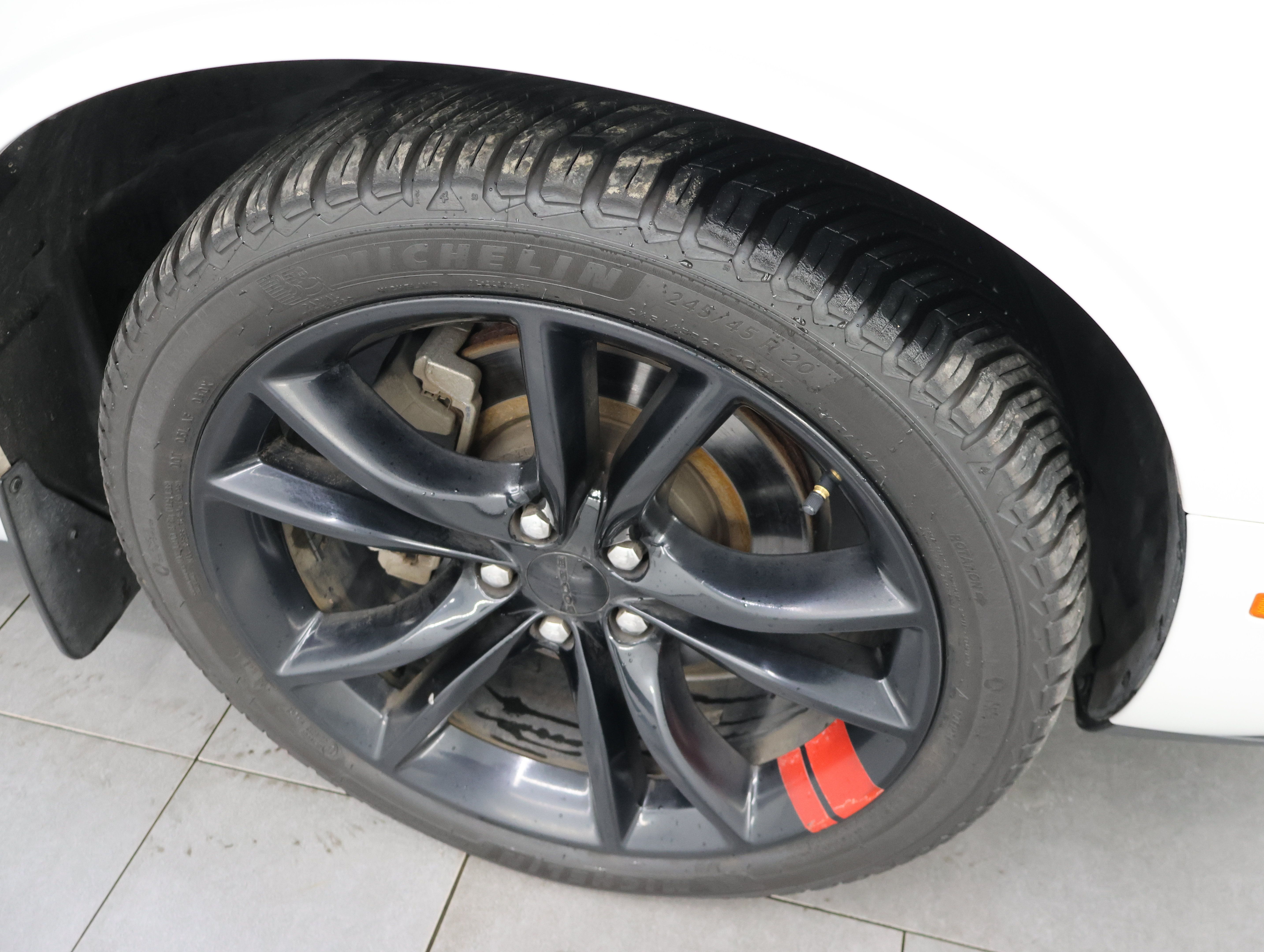 Used 2016 Dodge Challenger R/T w/ Blacktop Package RWD image 3