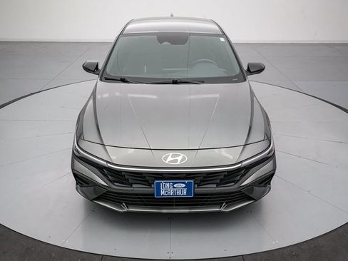 Used 2025 Hyundai Elantra Sport FWD image 9