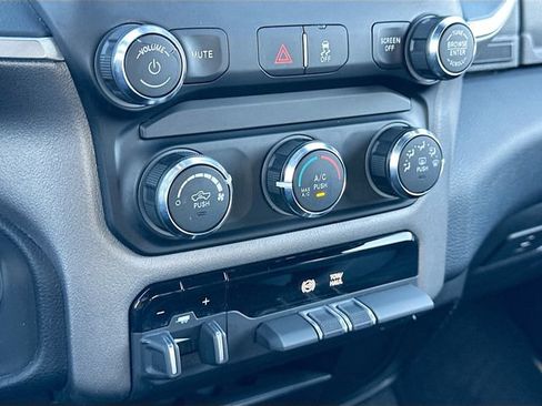 Used 2024 RAM 3500 Big Horn AWD/4WD image 16