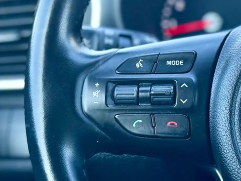 Used 2016 Kia Sorento EX image 19