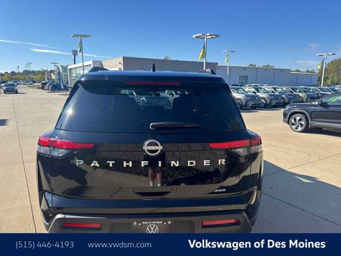 Used 2025 Nissan Pathfinder SV image 5