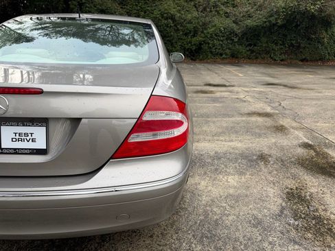 Used 2005 Mercedes-Benz CLK 320 Coupe image 7