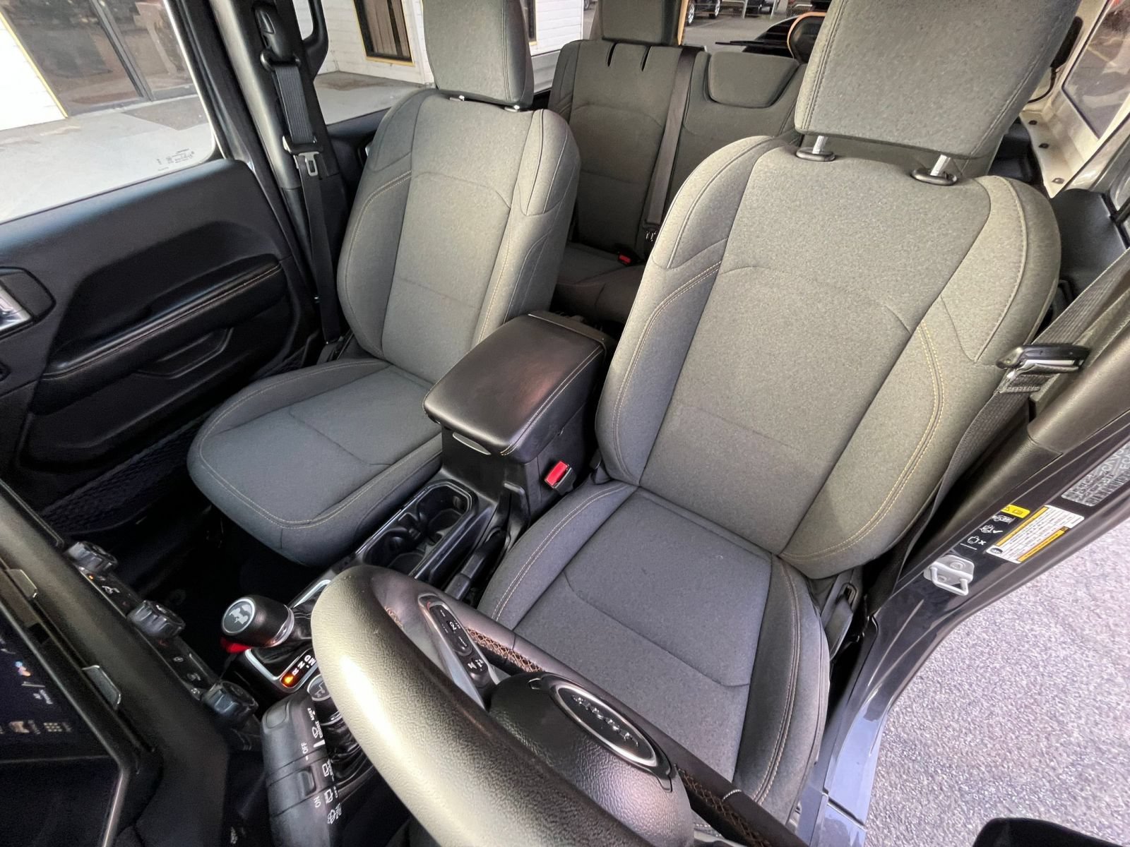 Used 2025 Jeep Wrangler Unlimited Sahara AWD/4WD image 34