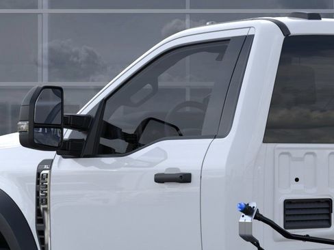 New 2026 Ford F550 4x4 Regular Cab Super Duty w/ XL Chrome Package image 46