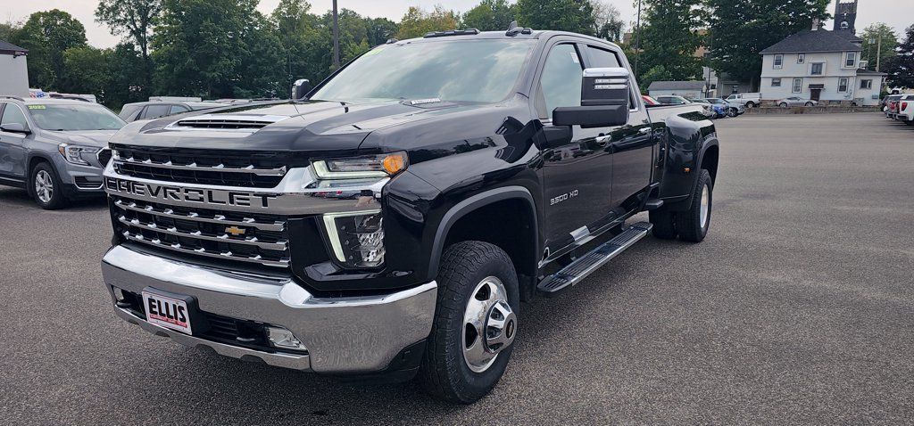 Used 2021 Chevrolet Silverado 3500 LTZ w/ LTZ Convenience Package AWD/4WD image 3