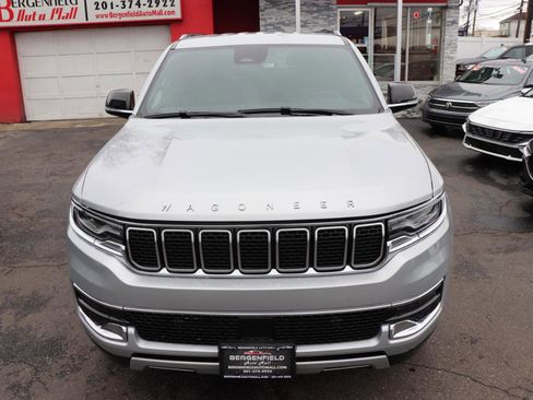 Used 2024 Jeep Wagoneer Series II image 9