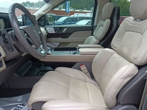 Used 2024 Lincoln Navigator Reserve AWD/4WD image 15