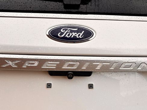 Certified 2018 Ford Expedition Max Platinum image 9