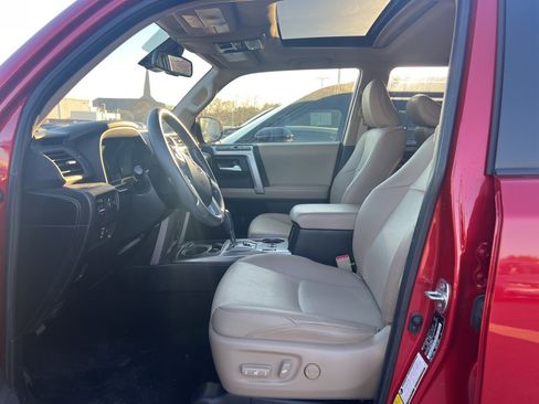 Used 2022 Toyota 4Runner SR5 Premium image 8