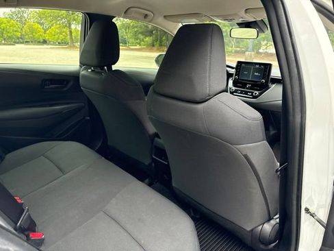 Used 2022 Toyota Corolla LE FWD image 19