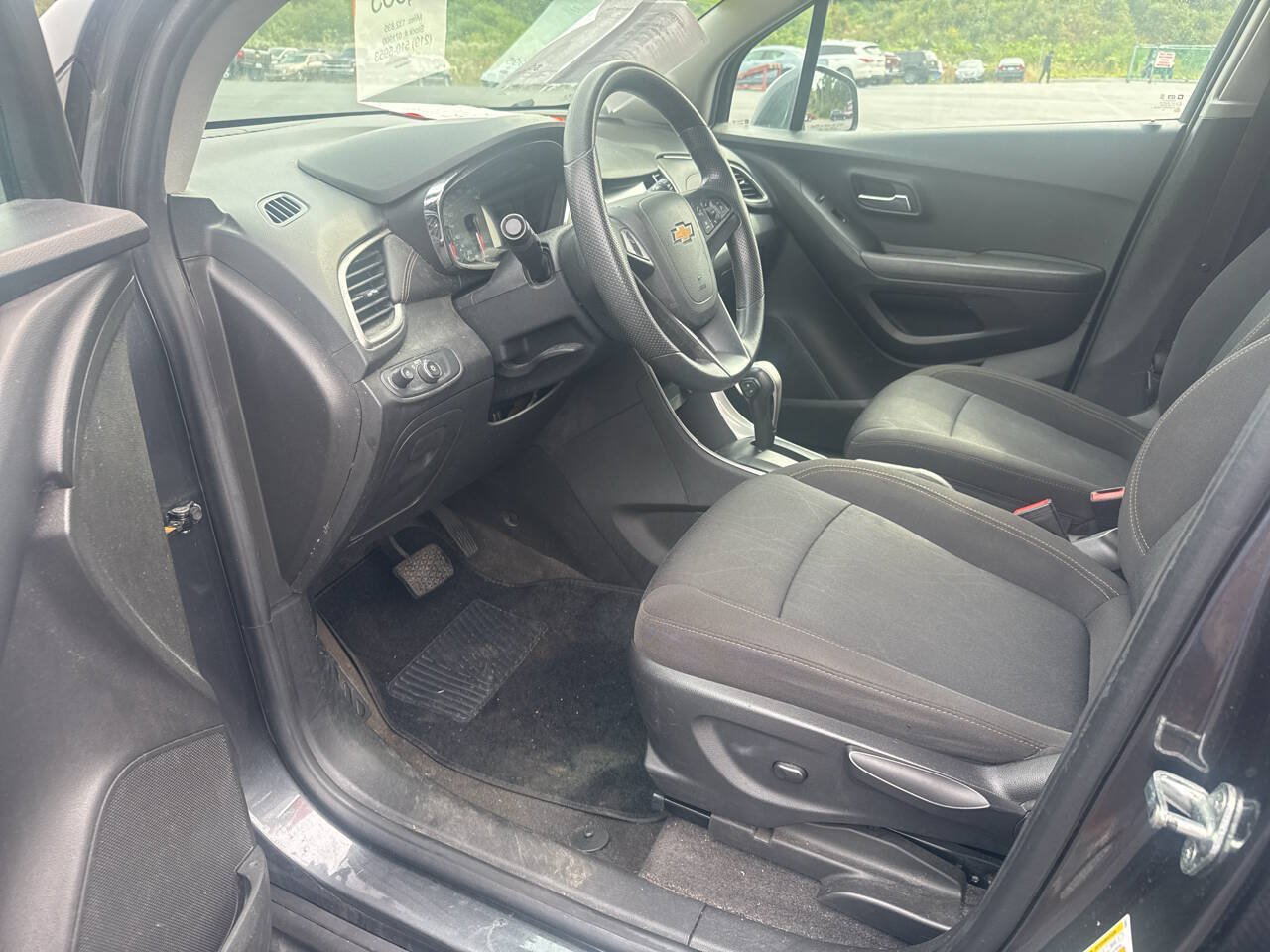 Used 2017 Chevrolet Trax LT FWD image 16