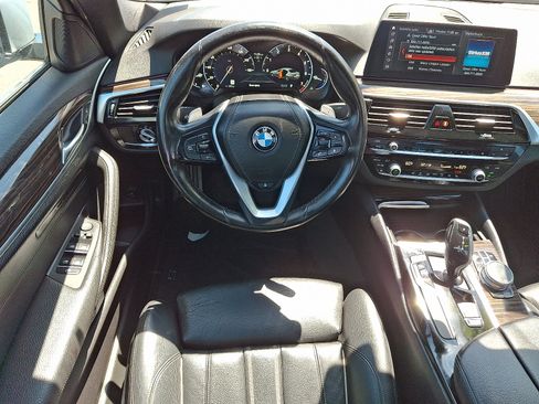 Used 2019 BMW 530i xDrive w/ Convenience Package AWD/4WD image 12