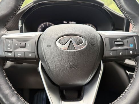 Used 2023 INFINITI QX60 Sensory w/ Cargo Package AWD/4WD image 11