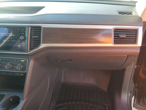 Used 2019 Volkswagen Atlas SE image 34