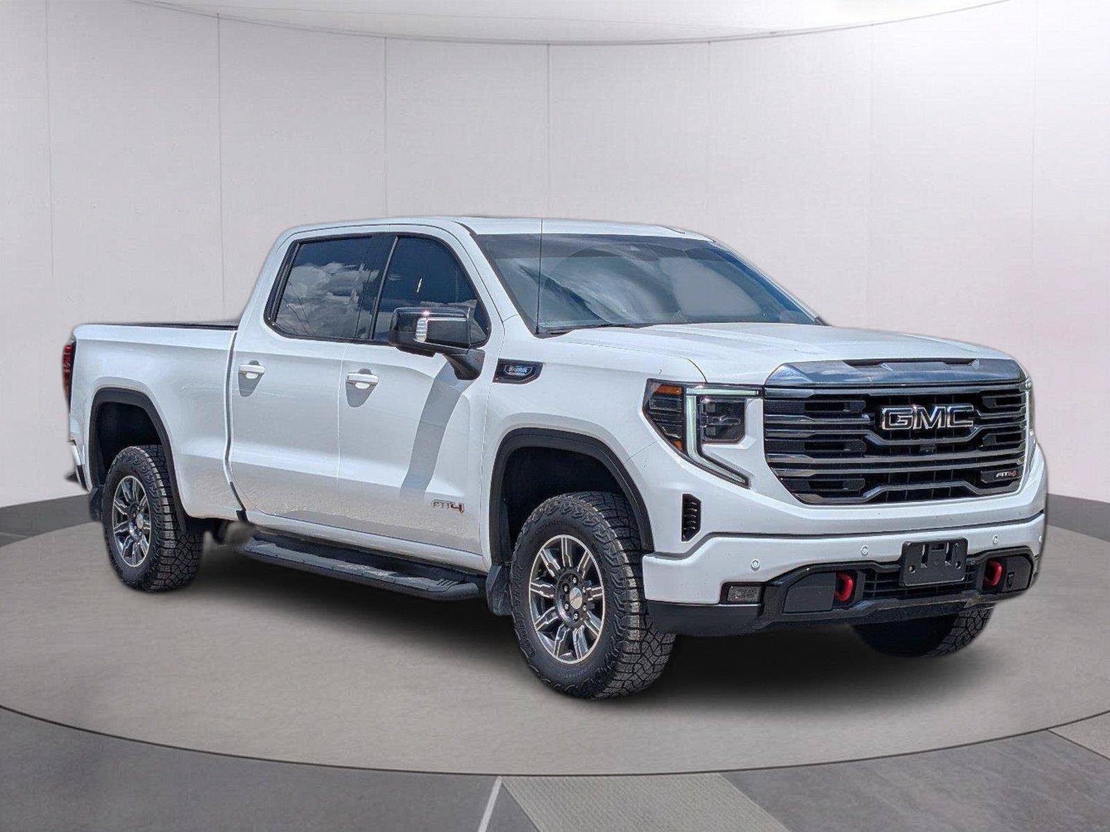 Used 2024 GMC Sierra 1500 AT4 w/ AT4 Premium Package AWD/4WD image 9