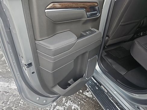 New 2026 GMC Sierra 1500 SLE w/ Preferred Package image 17