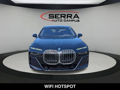 Used 2023 BMW 760i xDrive w/ Executive Package AWD/4WD image 9
