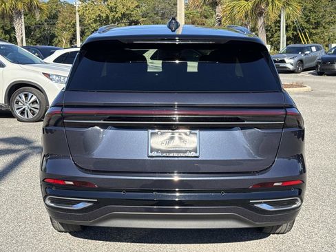 Used 2024 Lincoln Nautilus Reserve image 4