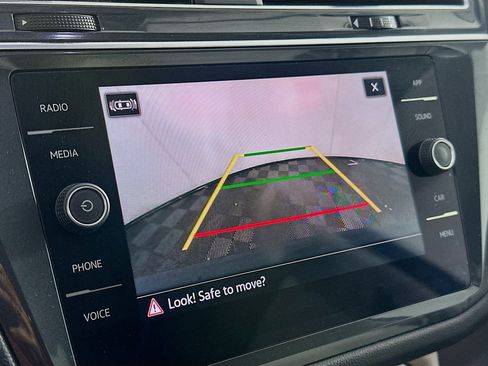 Used 2023 Volkswagen Tiguan SE image 21