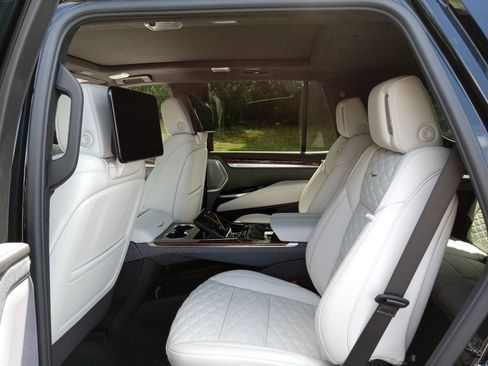 New 2026 Cadillac Escalade Platinum Sport AWD/4WD image 25
